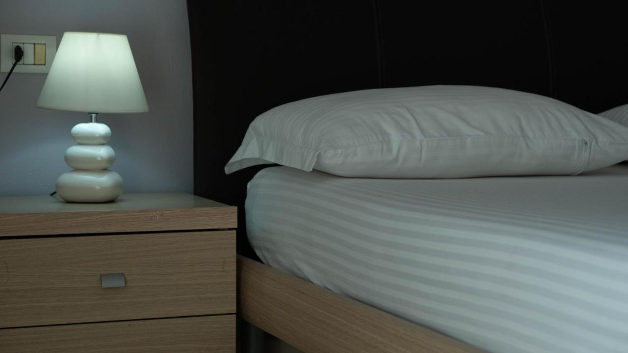 Eka Luxury Apartments ดูร์เรส ภายนอก รูปภาพ