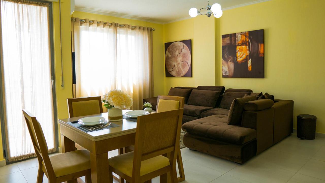 Eka Luxury Apartments ดูร์เรส ภายนอก รูปภาพ